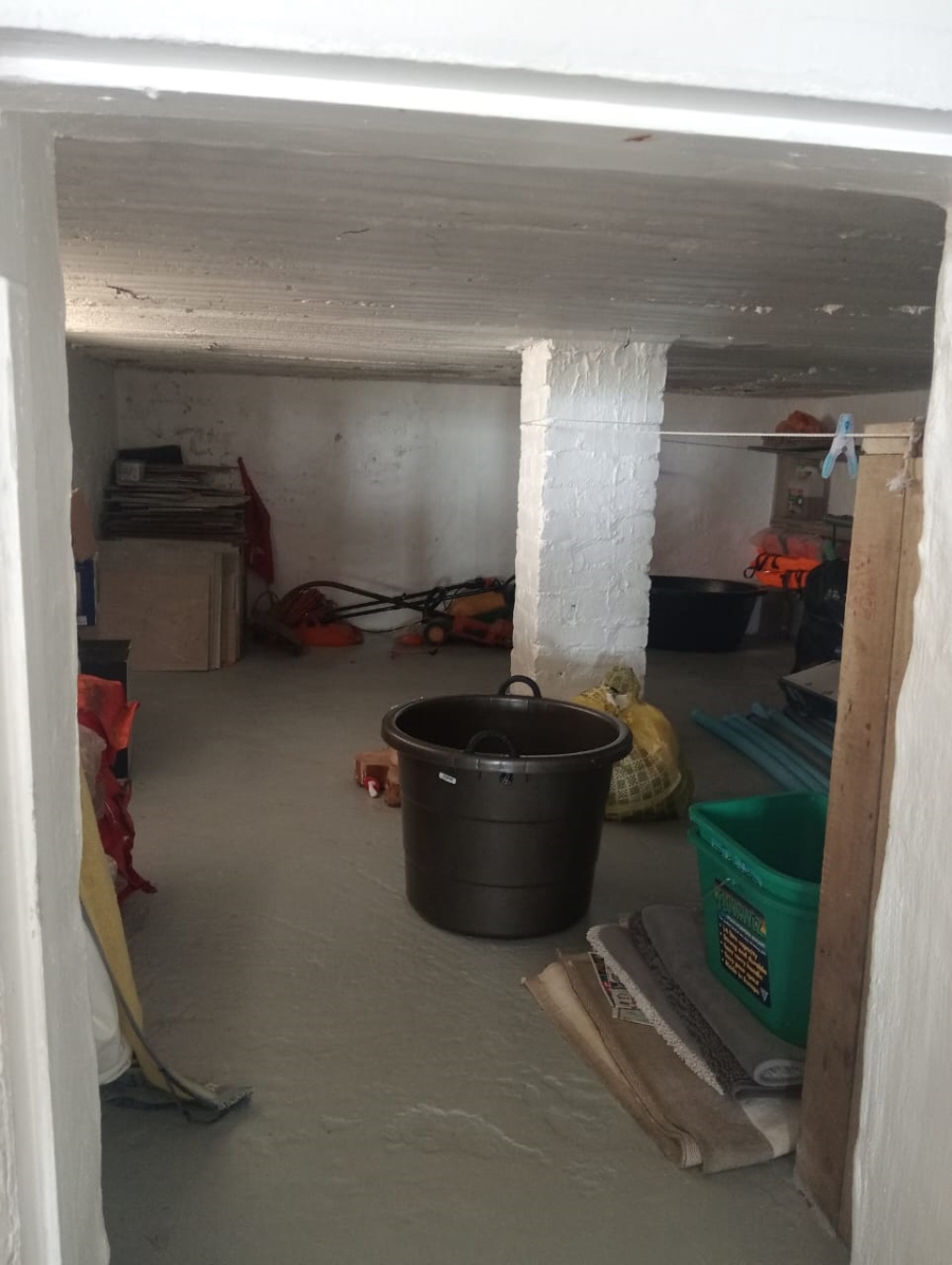 5 Bedroom Property for Sale in Jeffreys Bay Central Eastern Cape